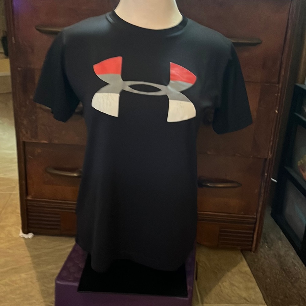 Under Armour T-Shirt - Picture 1 of 5